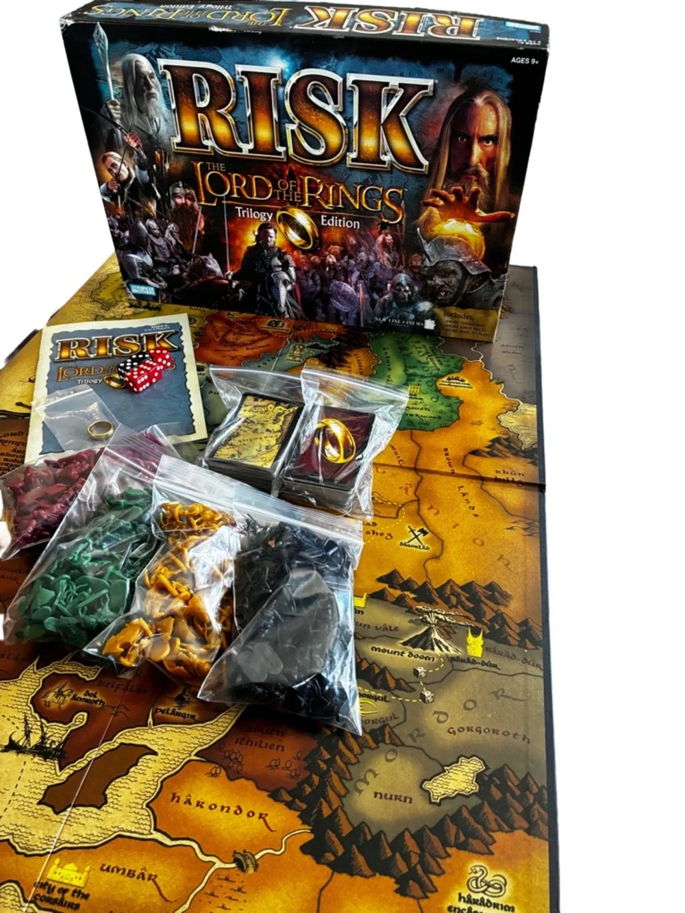Risk Lord of the Rings Trilogy Edition Complete Board Game - Picture 2 of 6